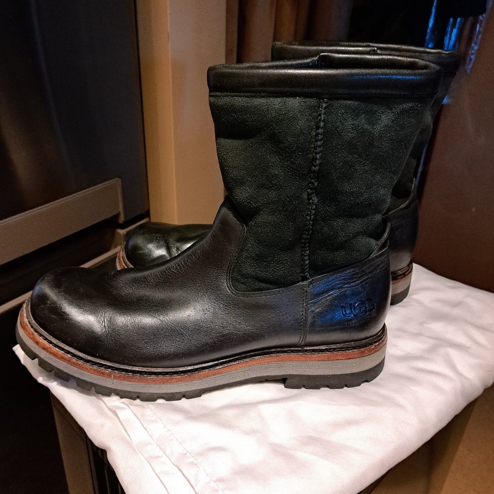 UGG Men's Leater And Shipskin Winfer Boots